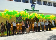 Lễ ra mắt Trung tâm ngoại ngữ Thế Giới Ngôn Ngữ và Khu vui chơi trẻ em Tổ Ong Vàng